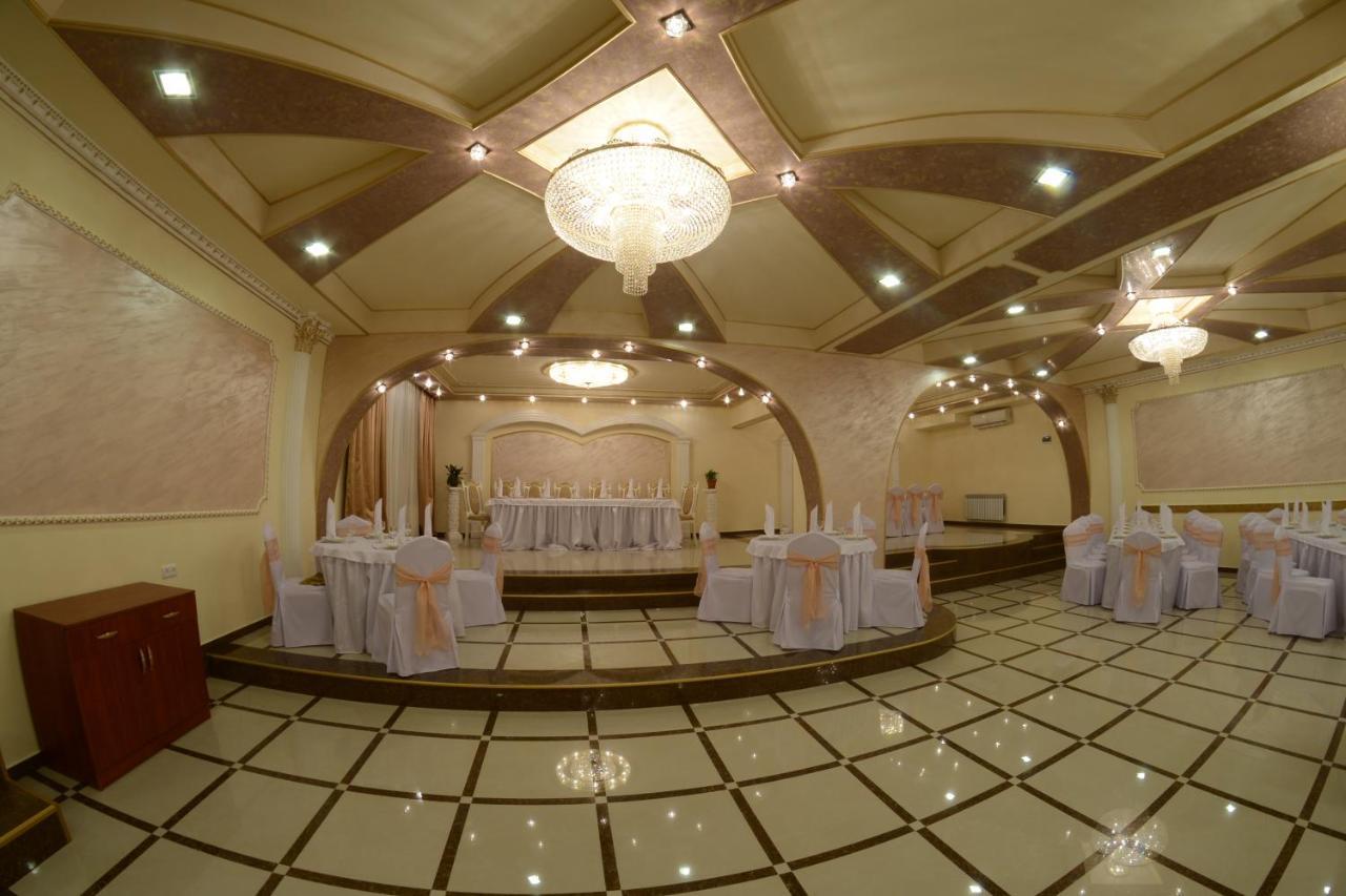 Narek+ Hotel Jerevan Buitenkant foto