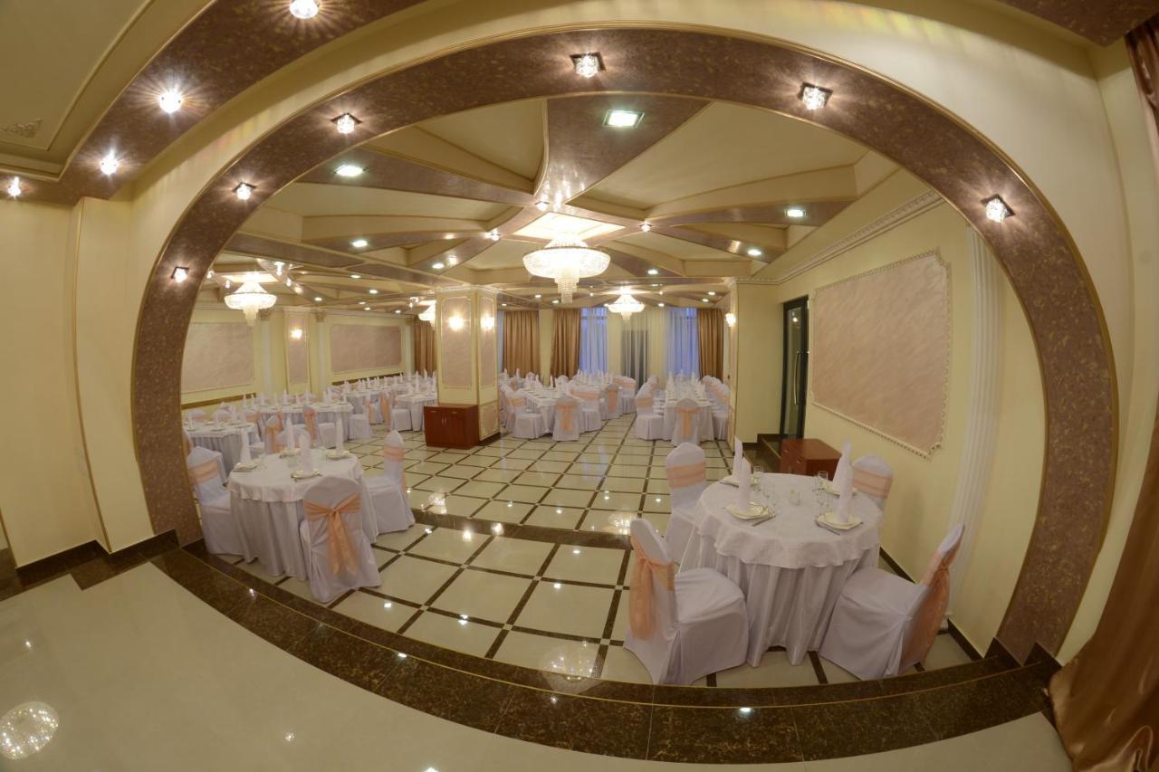 Narek+ Hotel Jerevan Buitenkant foto